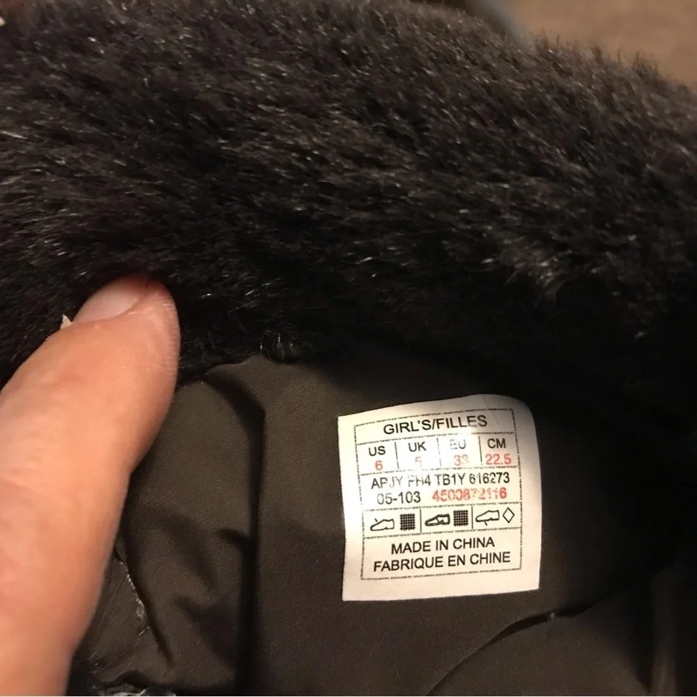Youths The North Face Filles winter boots size 6 Excellent condition